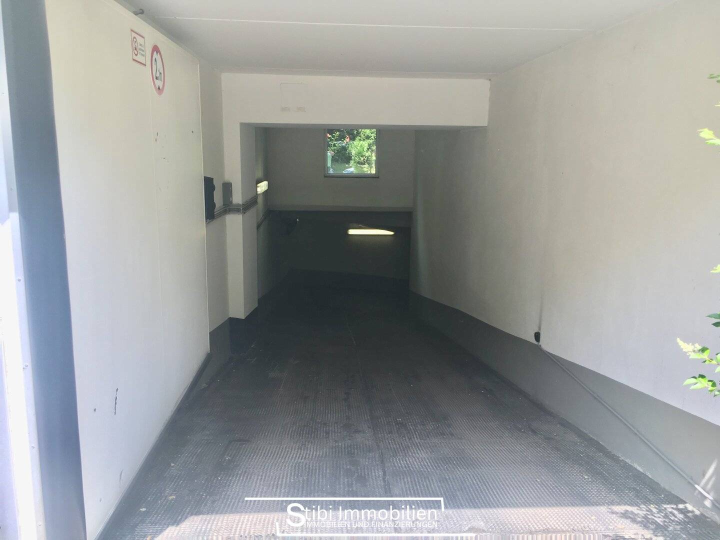 New price!!! Car underground parking space in Wallrißstraße 1180 Wien for sale
