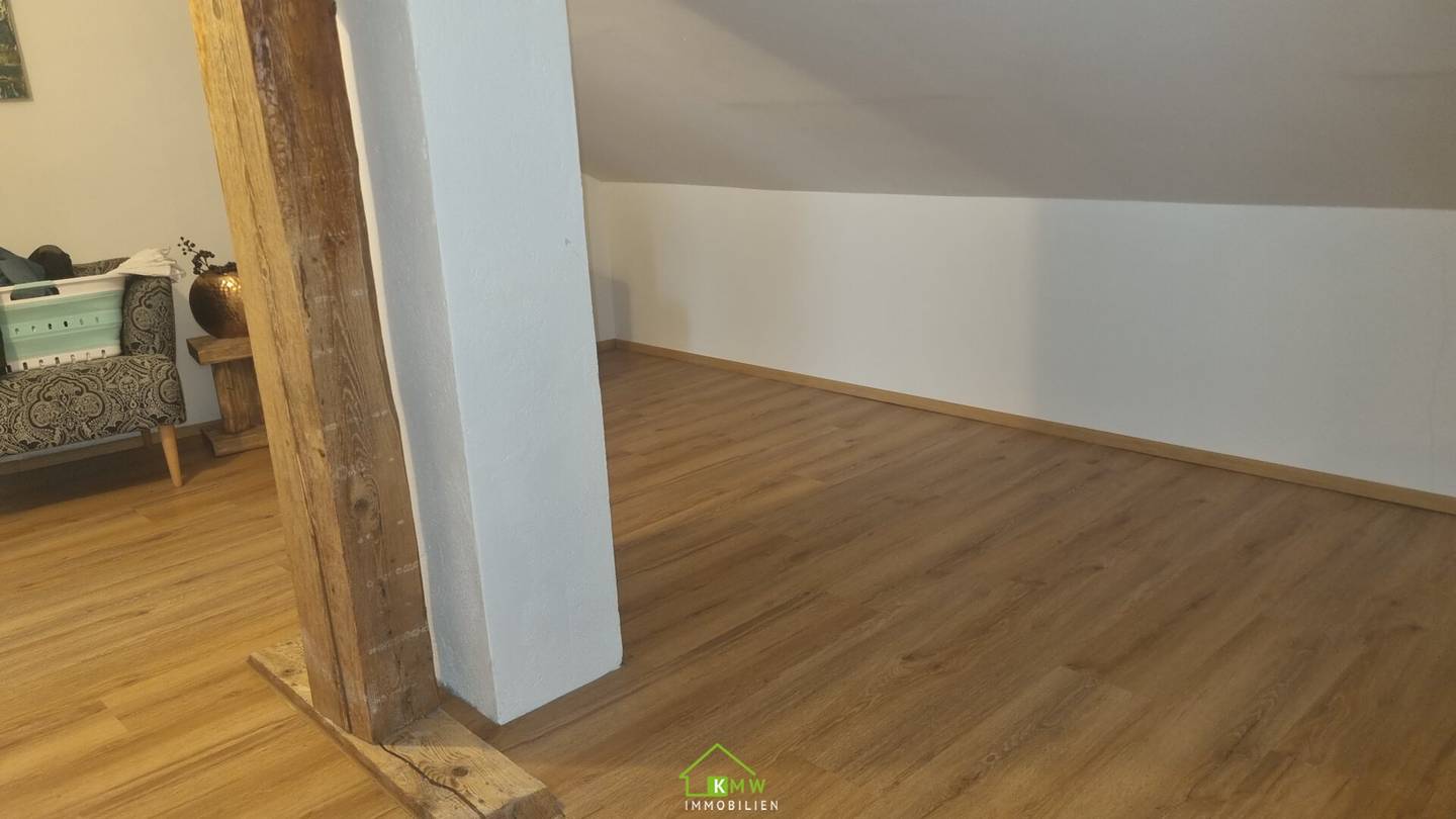 3-Zimmer-Dachgeschoßwohnung in zentraler Ruhelage