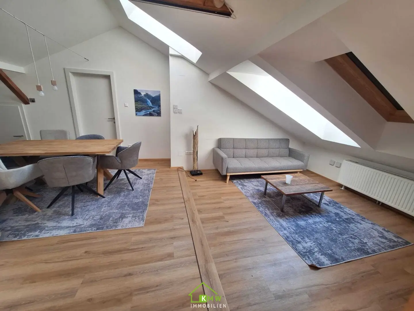 3 room attic apartment in central quiet location? but without question mark