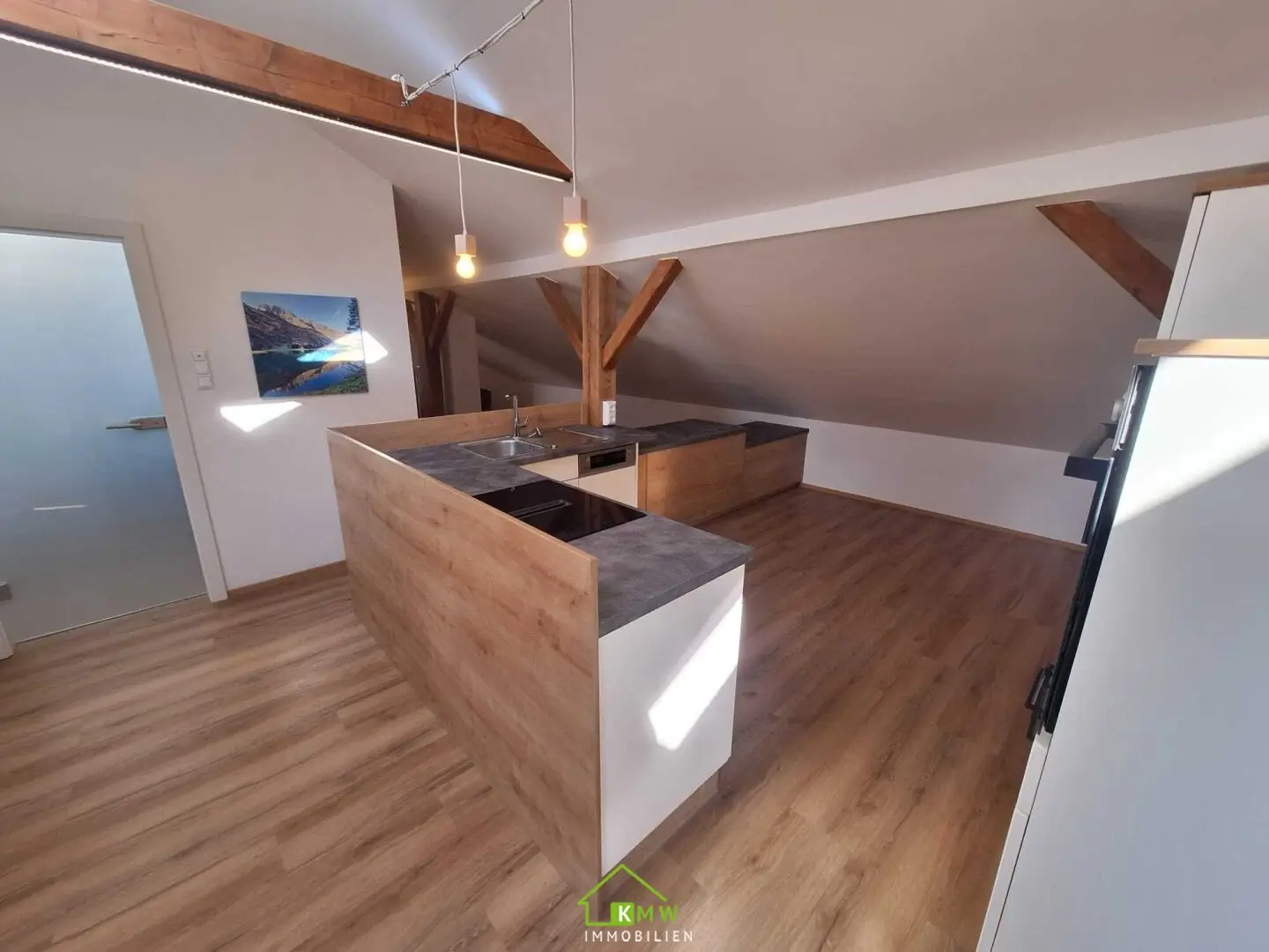 3 room attic apartment in central quiet location? but without question mark