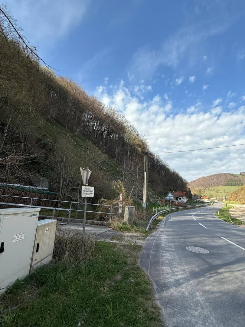 Vollvermietetes Zinshaus mit 4 Einheiten, kein Sanierungsaufwand. Rendite ca. 10%