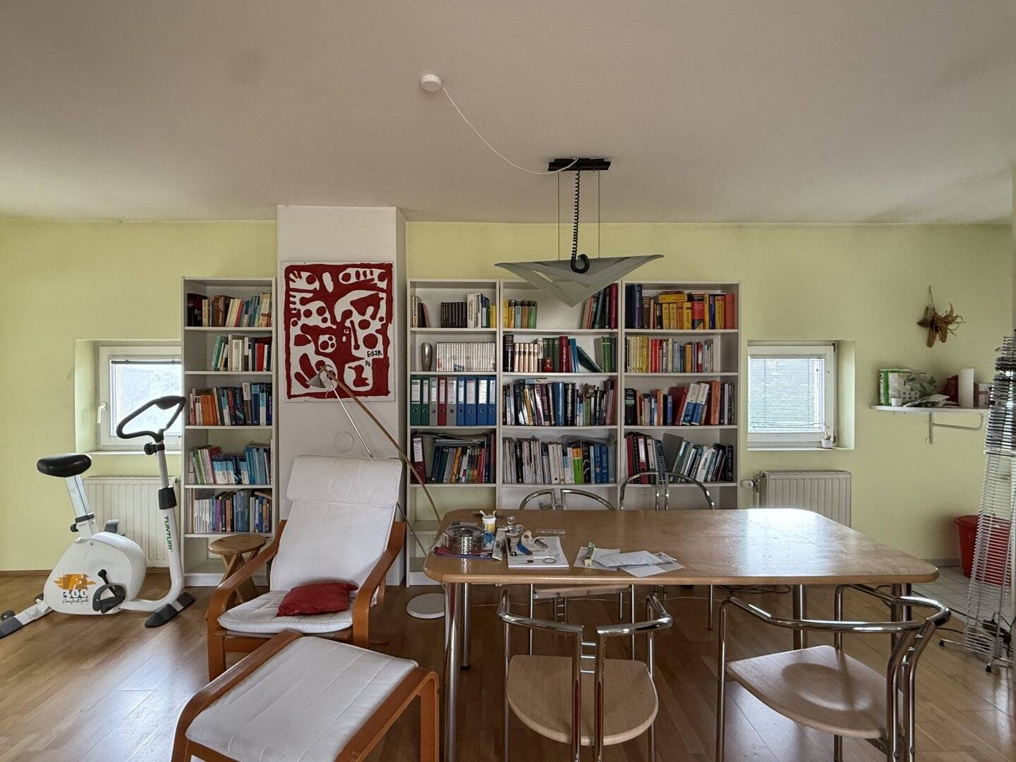 Charming two-room apartment near the subway