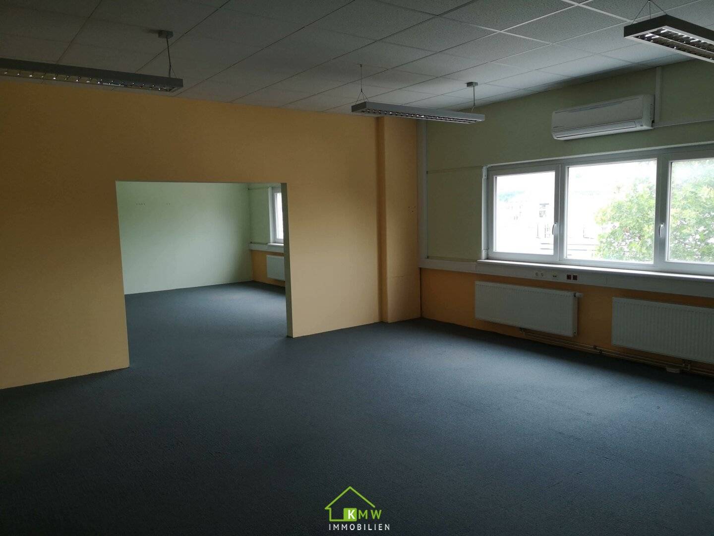Available office spaces in production hall