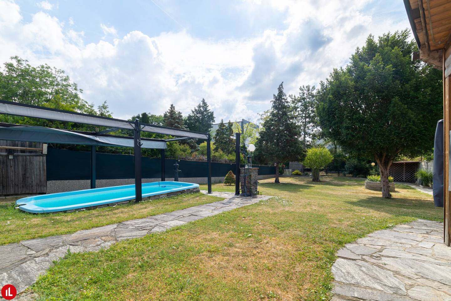 Sehr gepflegtes Wohnhaus mit Garten, Pool & Wellnessbereich in Schwechat