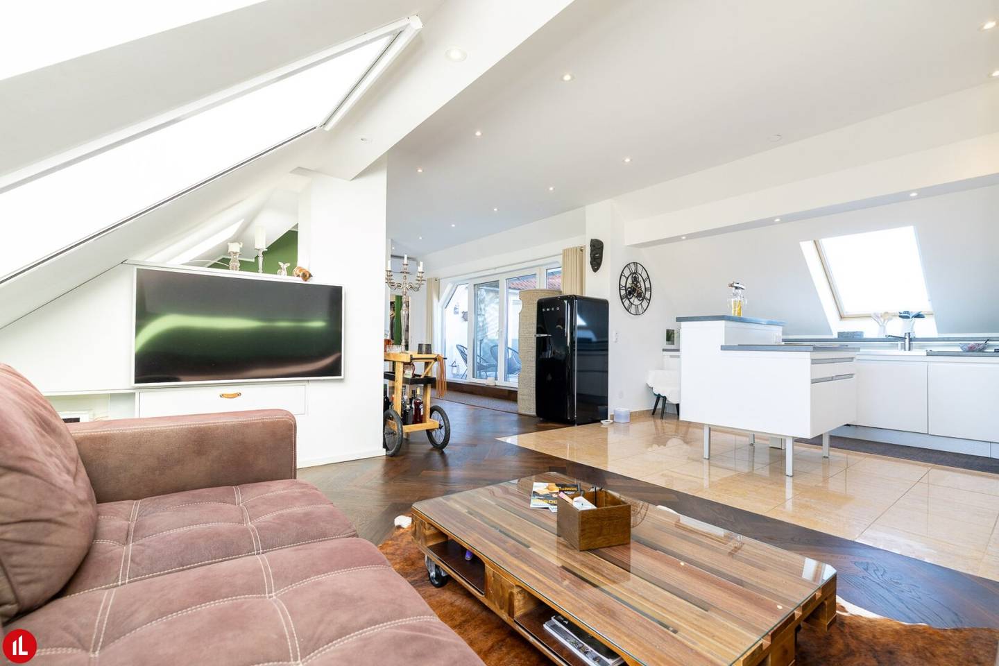 FISCHAMEND NÄHE FUGHAFEN | DACHTERRASSENTRAUM | 148m² WOHNFLÄCHE | 4 ZIMMER | TERRASSE | WHIRLPOOL | BESTPREIS €  499.000,-