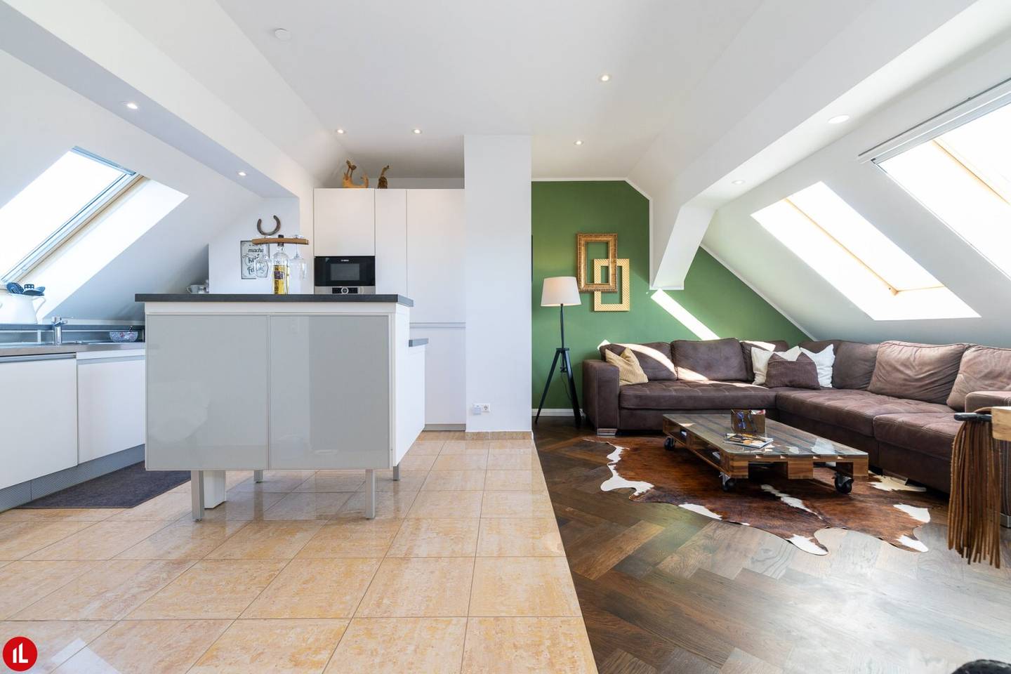 FISCHAMEND NÄHE FUGHAFEN | DACHTERRASSENTRAUM | 148m² WOHNFLÄCHE | 4 ZIMMER | TERRASSE | WHIRLPOOL | BESTPREIS €  499.000,-