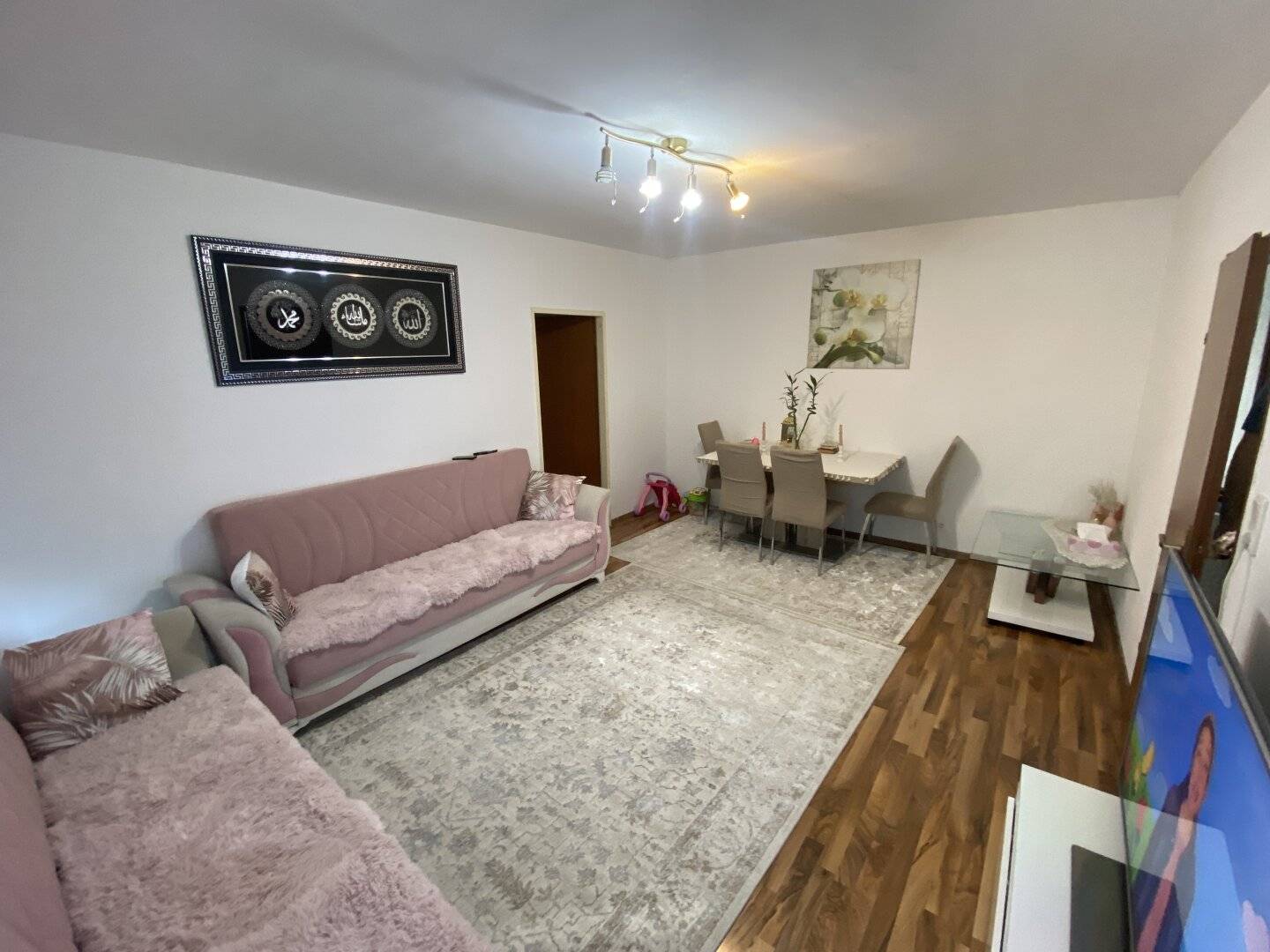Well-maintained 2-room apartment with Loggia in RODAUN - right next to the Liesingbach