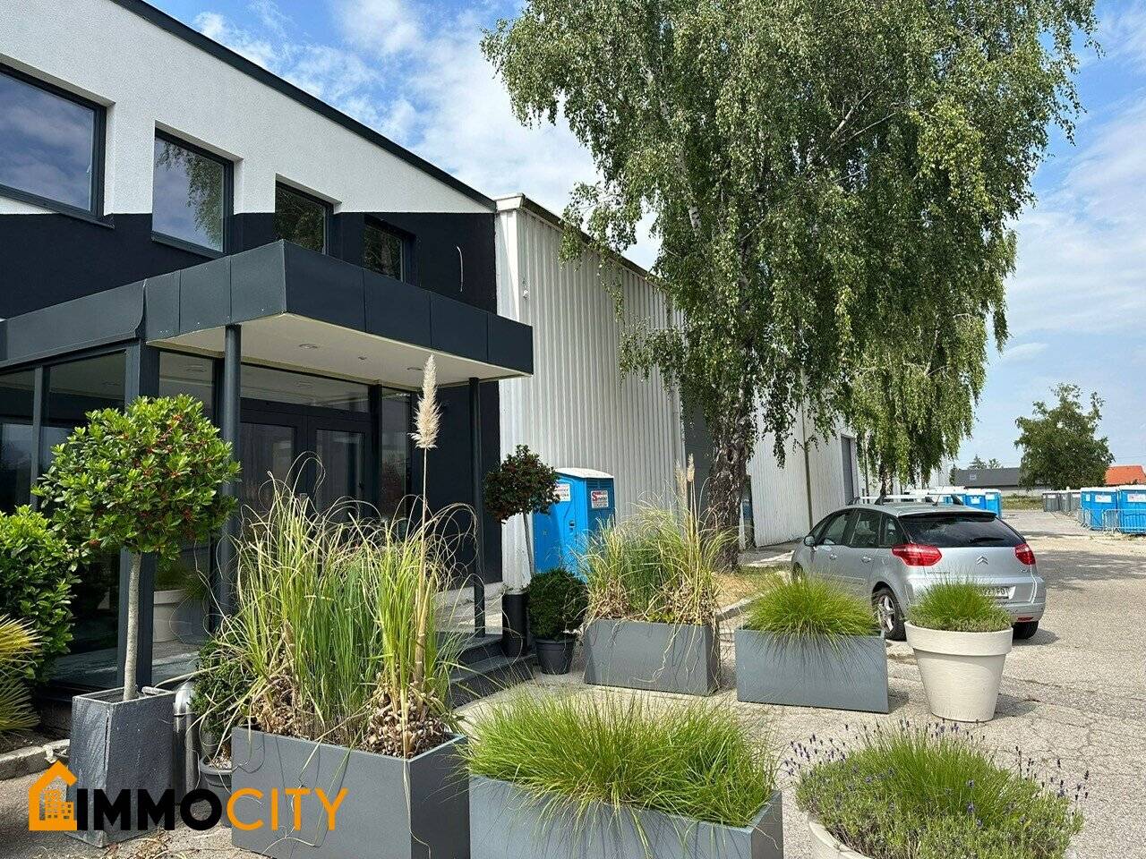 Most modern hall with 890 m² in Leobendorf, ideal for storage purposes