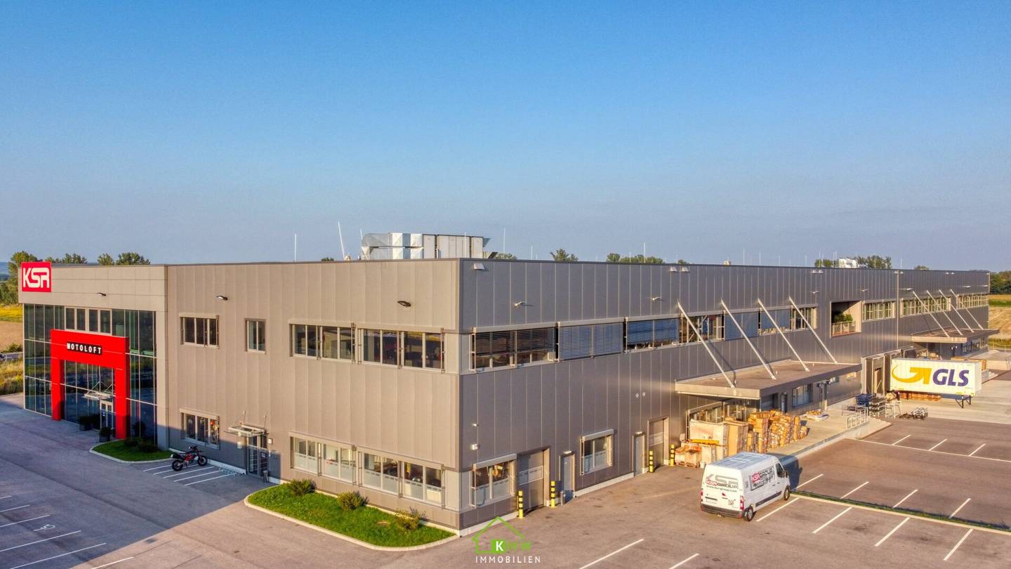 Representative, modern approx. 505 m² office spaces with canteen and parking spaces