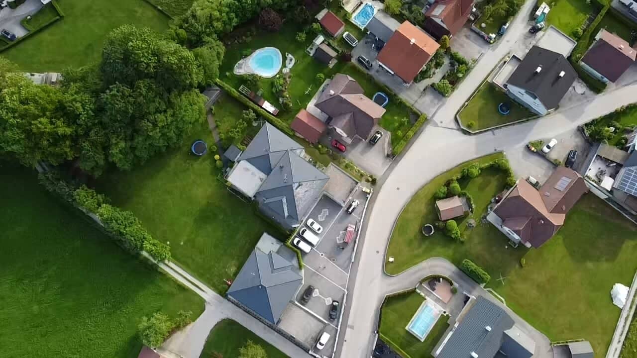 Exklusives Wohnensemble mit Einfamilienhaus und Bungalow – Wohnen auf höchstem Niveau in idyllischer Lage