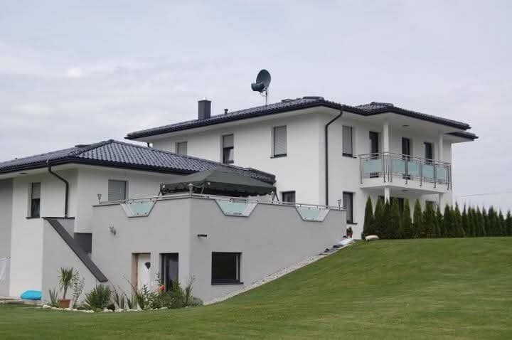 Exklusives Wohnensemble mit Einfamilienhaus und Bungalow – Wohnen auf höchstem Niveau in idyllischer Lage