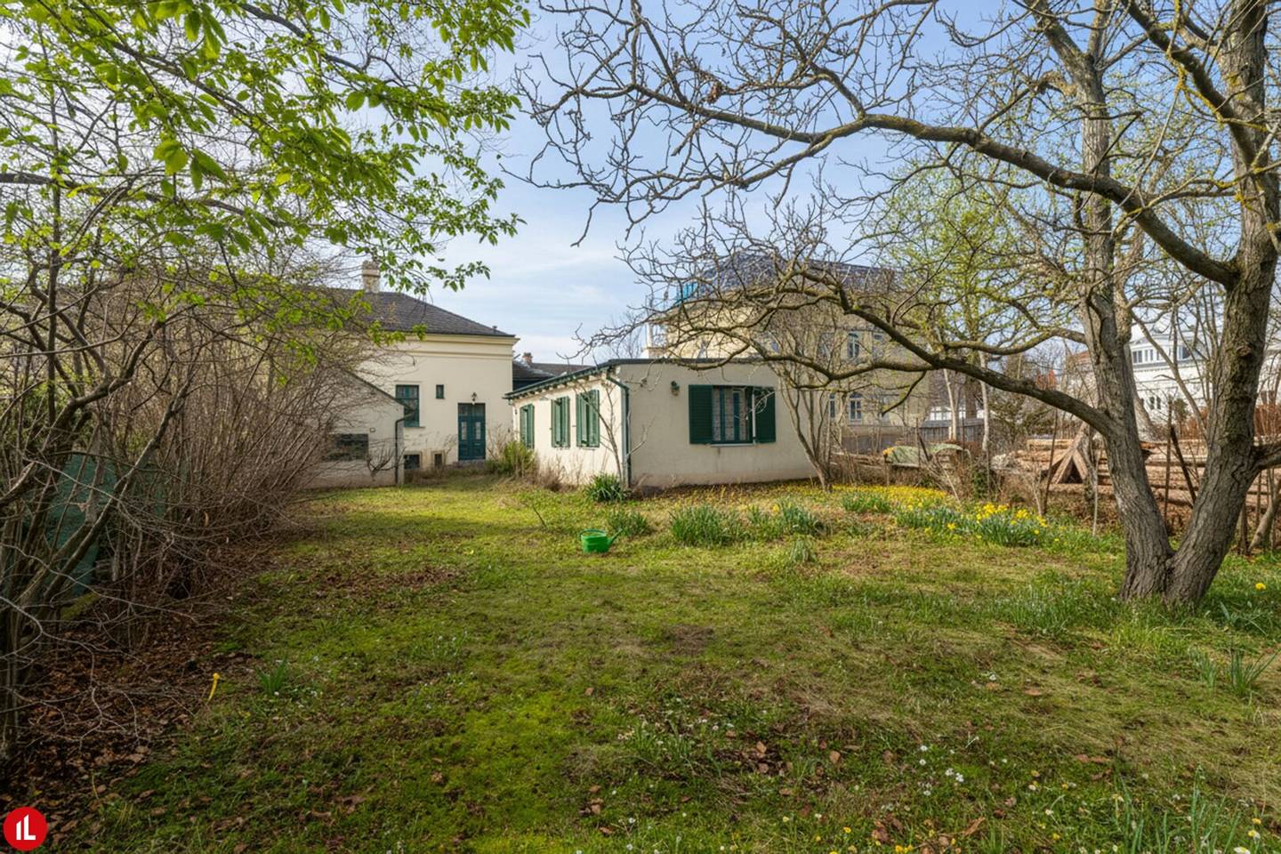 Historic villa with garden house in the best Mödling residential area