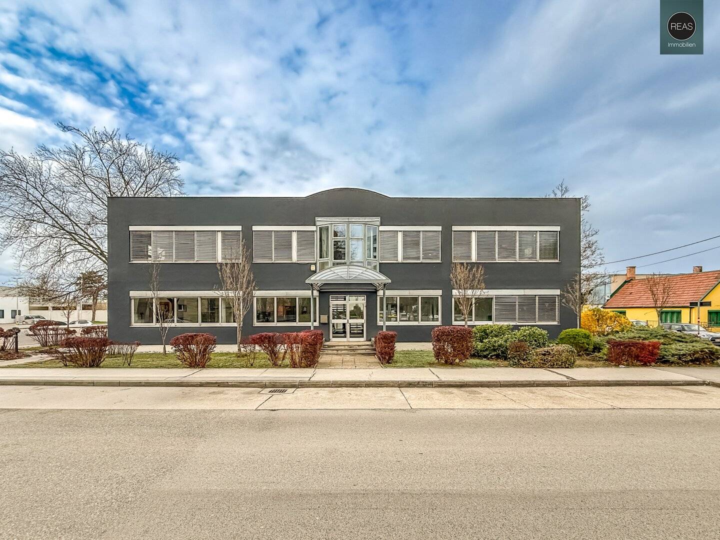 Commercial / Industrial / Production / Warehouse in top location near U1 Leopoldau