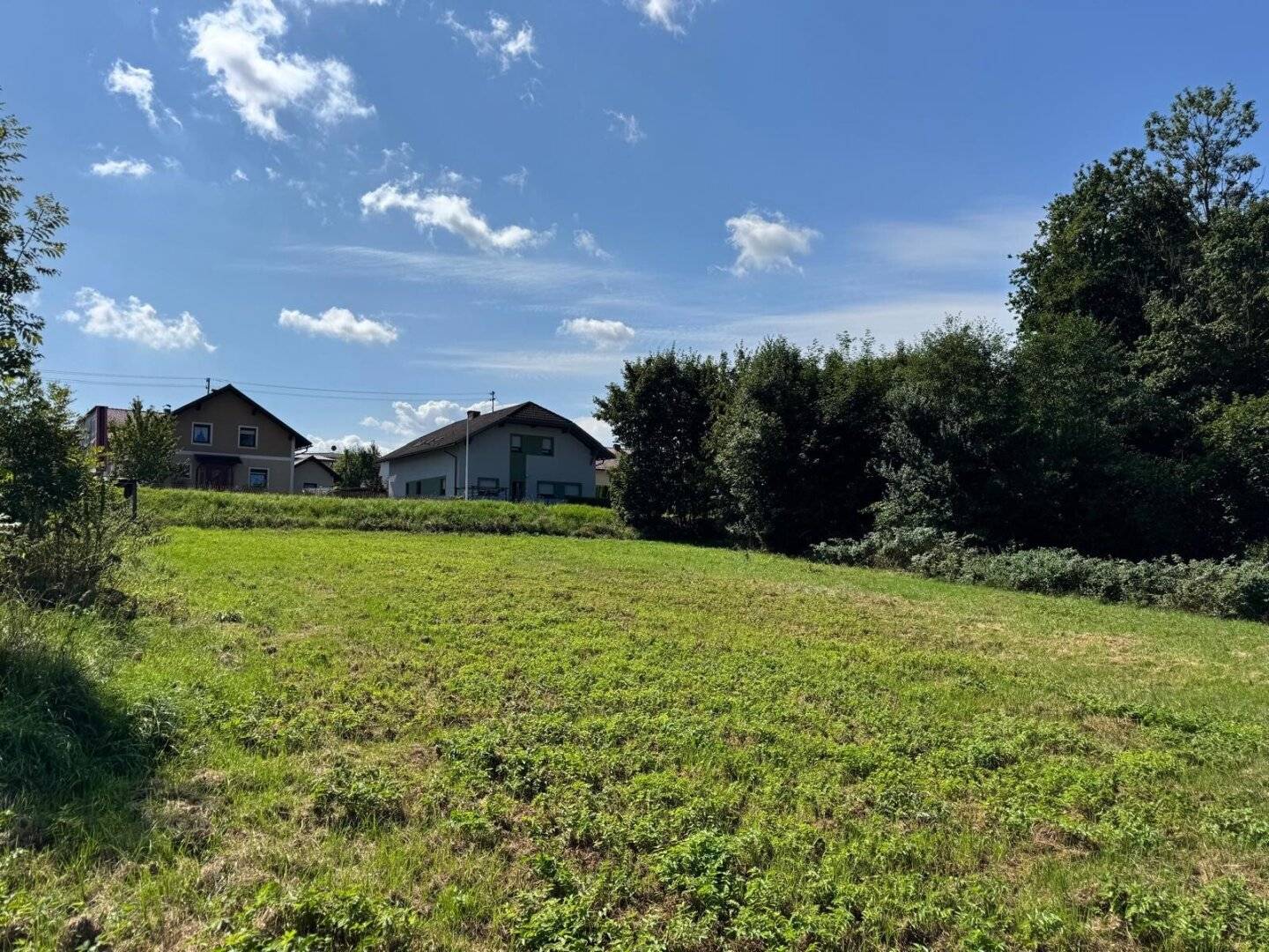 Schönes & sonniges Baugrundstück in Andorf: 1371 m² für Ihr Eigenheim!