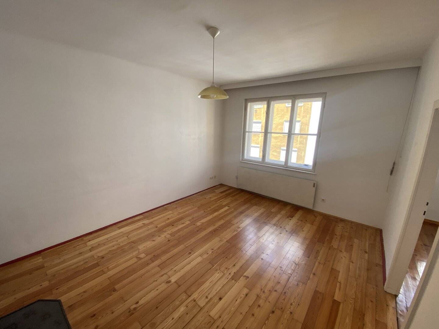 Gepflegte 3 Zimmer Wohnung mit Lift neben dem Botanischen Garten