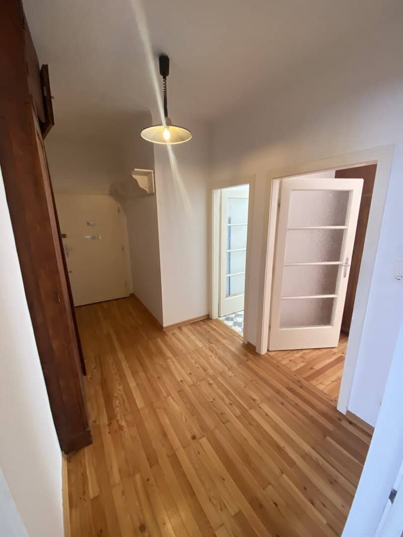 Gepflegte 3 Zimmer Wohnung mit Lift neben dem Botanischen Garten