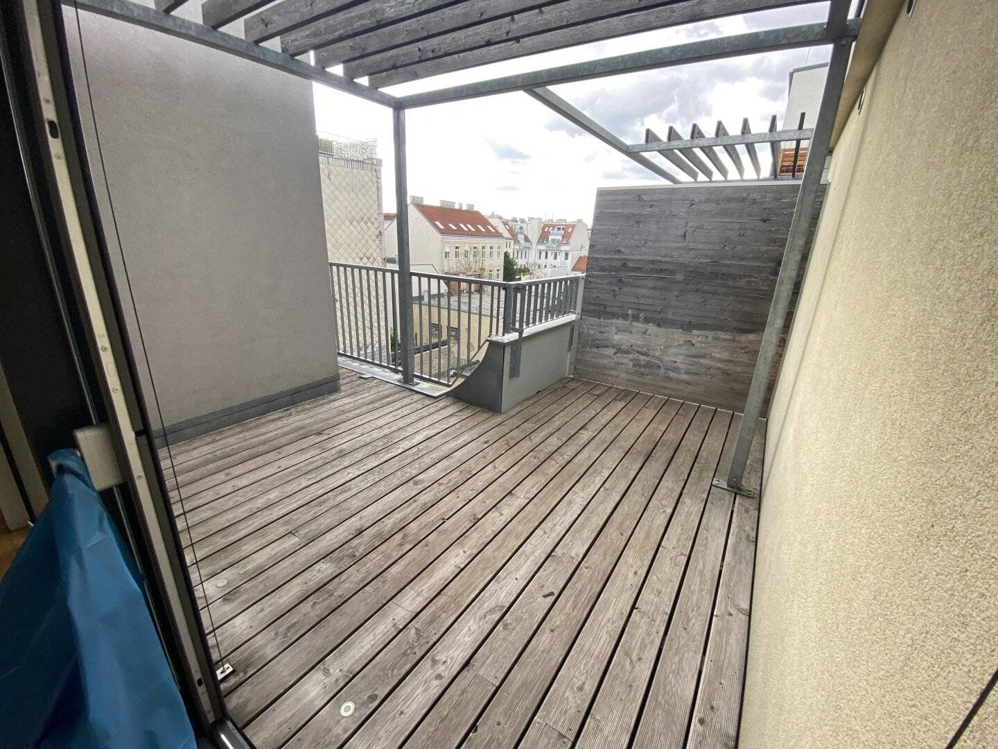 Exclusive top floor maisonette with terrace in central location in the 18th district