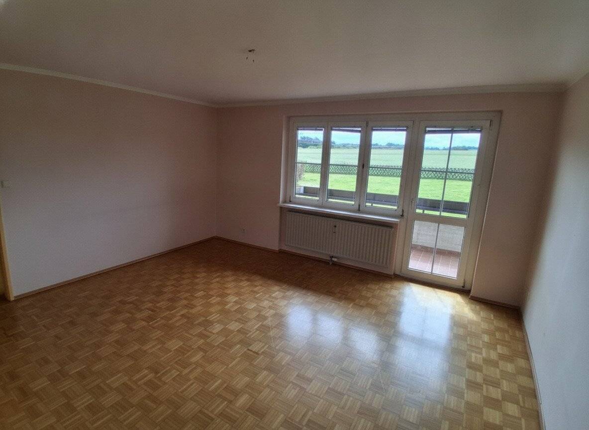 Geräumige 3-Zimmer-Wohnung mit Balkon und Garten in Ortsrandlage von Allentsteig