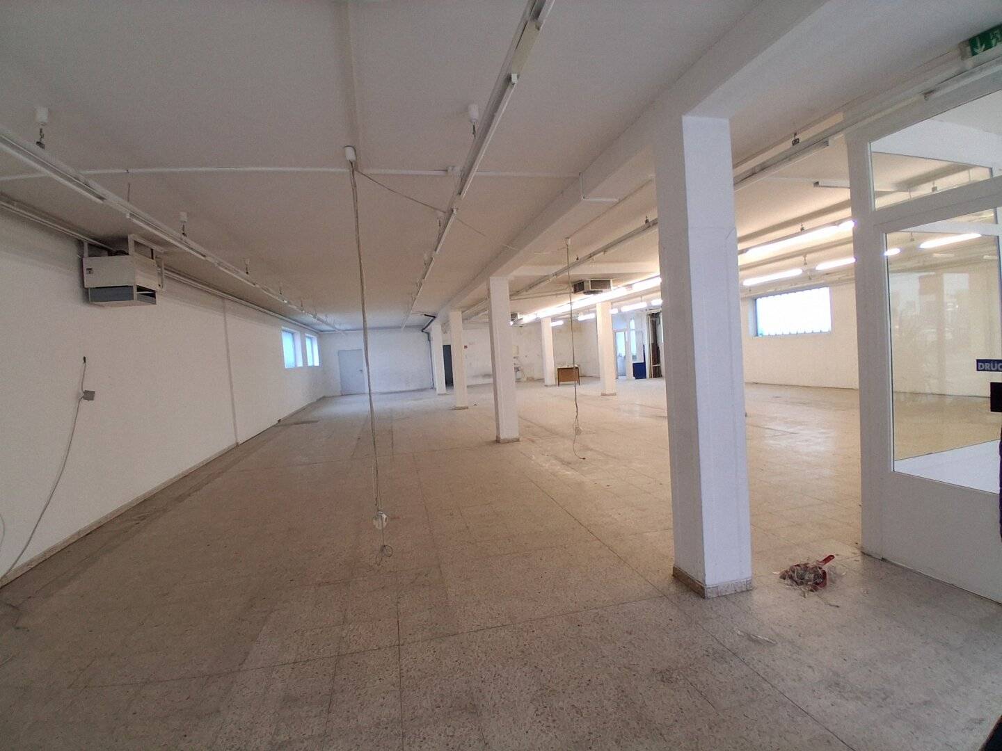 Retail space for sale in a highly frequented location