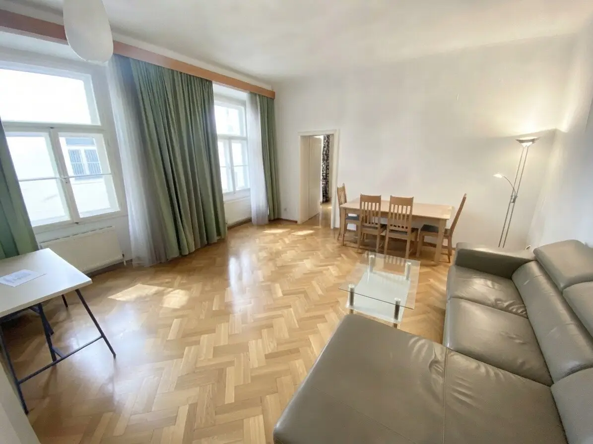 Großzügige, ruhige 2 Zimmer Wohnung im 1. Bezirk - Nähe Kärntner Straße