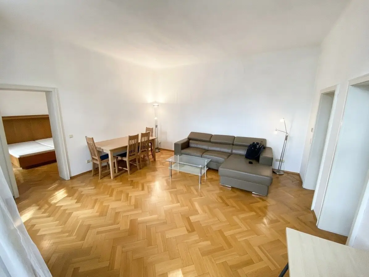 Großzügige, ruhige 2 Zimmer Wohnung im 1. Bezirk - Nähe Kärntner Straße