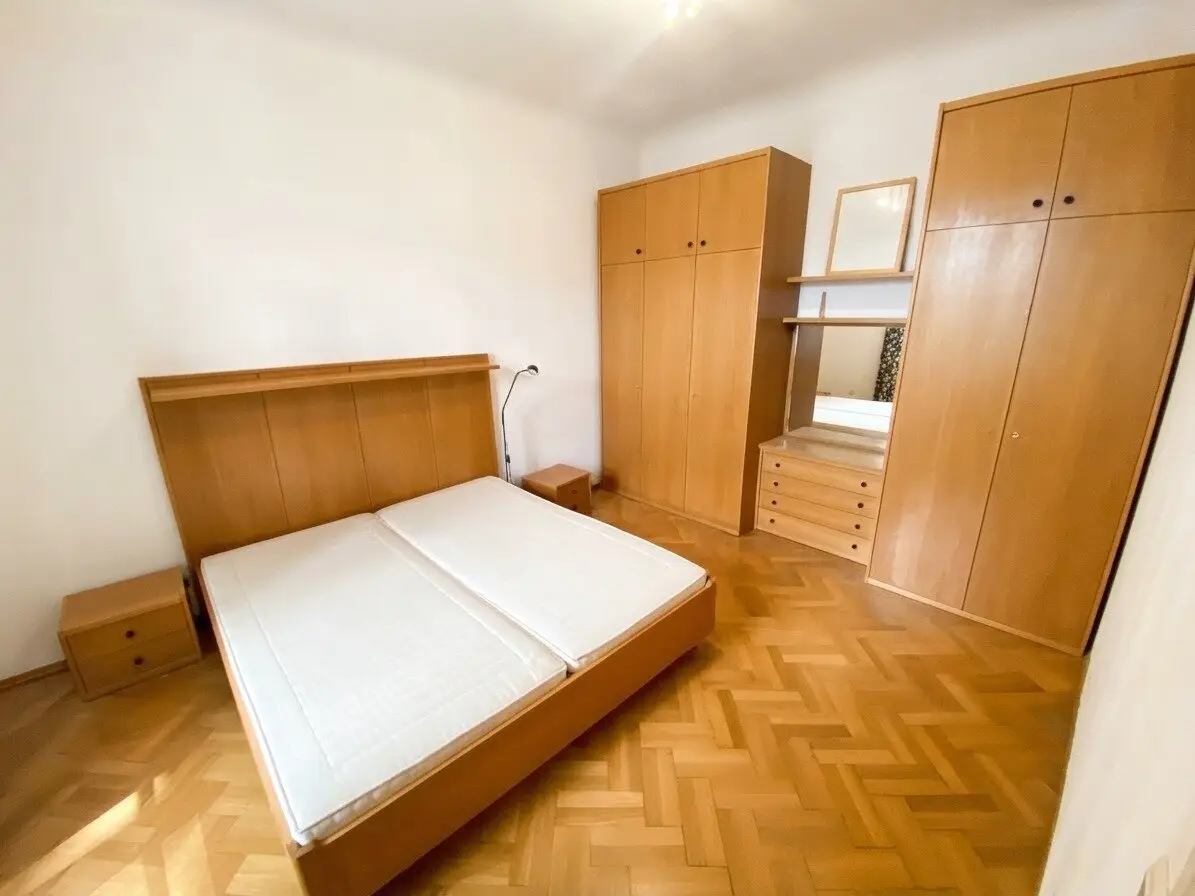 Großzügige, ruhige 2 Zimmer Wohnung im 1. Bezirk - Nähe Kärntner Straße