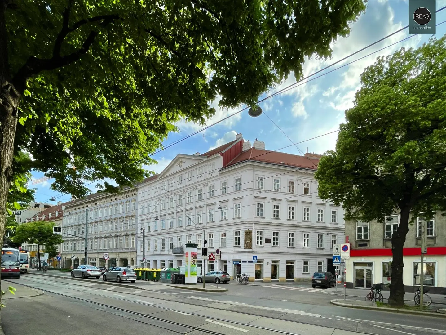 Prachtvoller Altbau in Bestlage nahe Zentrum, mitten im Vierten!