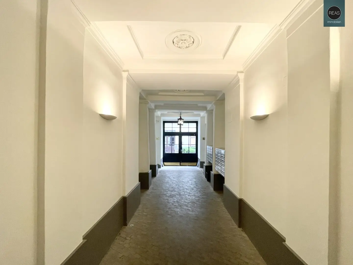 Prachtvoller Altbau in Bestlage nahe Zentrum, mitten im Vierten!