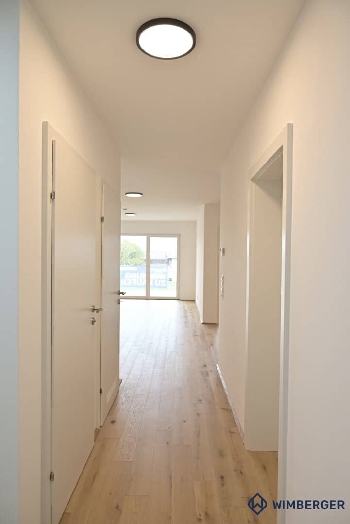 Newly built owner occupied apartment in Hagenberg, quiet location with distant view, ready to move in