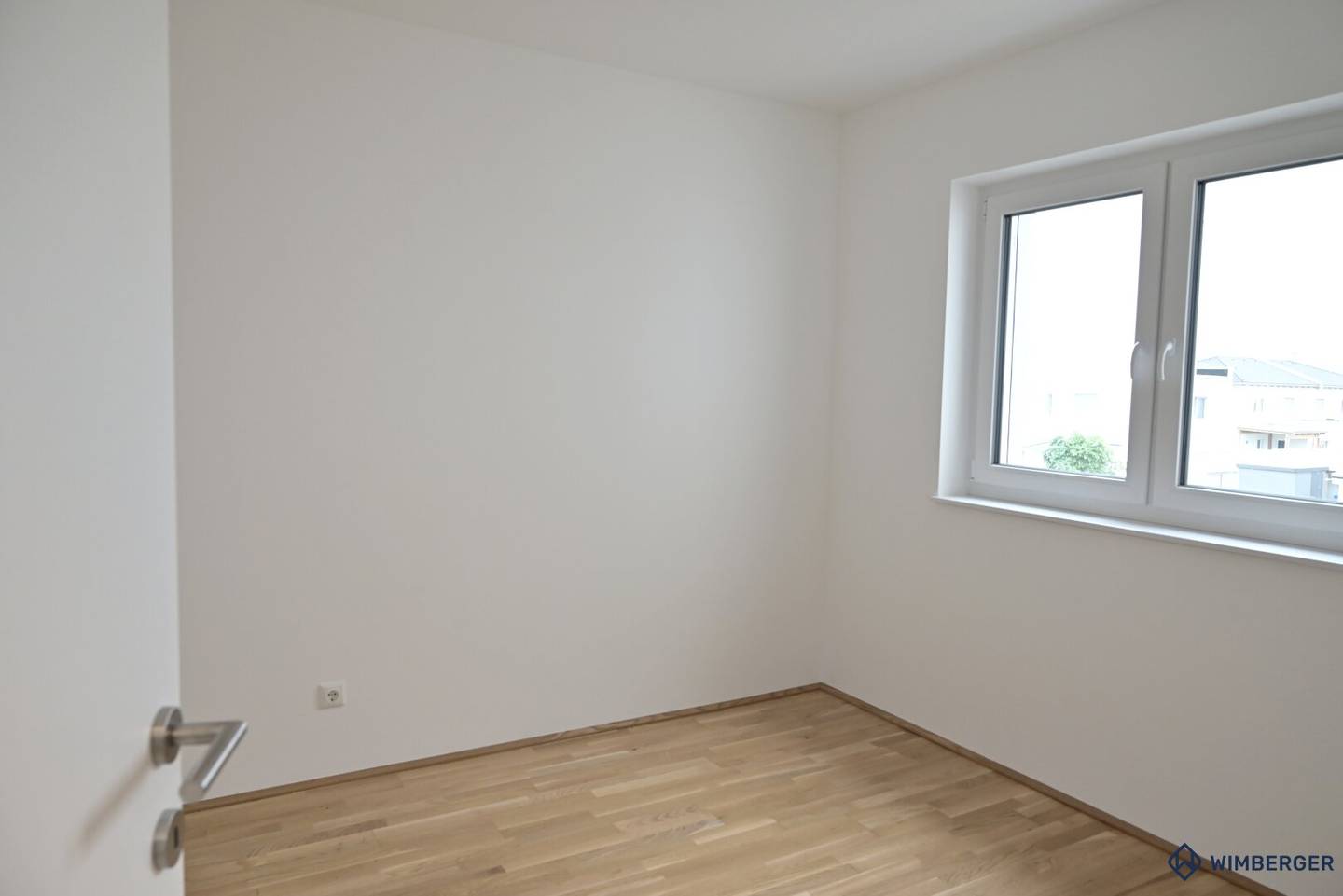 Newly built owner occupied apartment in Hagenberg, quiet location with distant view, ready to move in