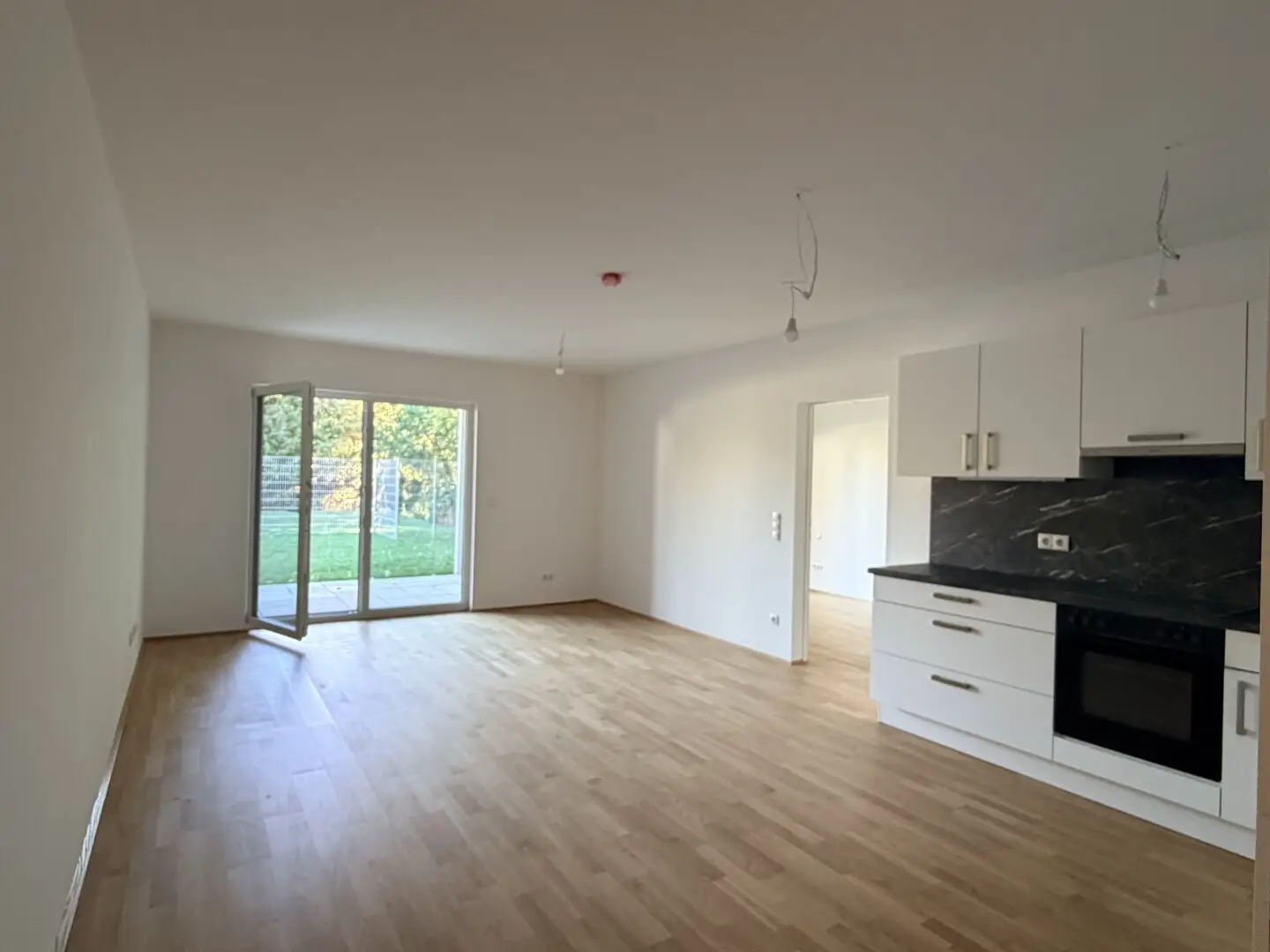 U1 Neulaa! Neue und provisionsfreie Zweizimmerwohnung mit Garten