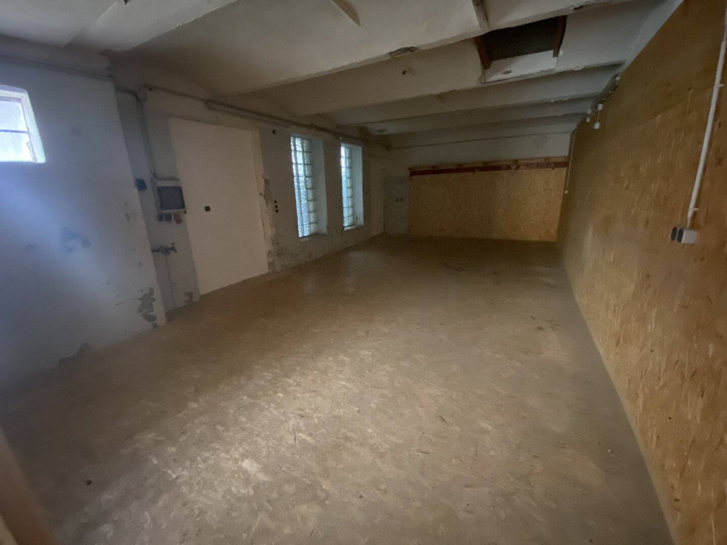 Workshop / Warehouse 70 m² with WC and water in Flandorf