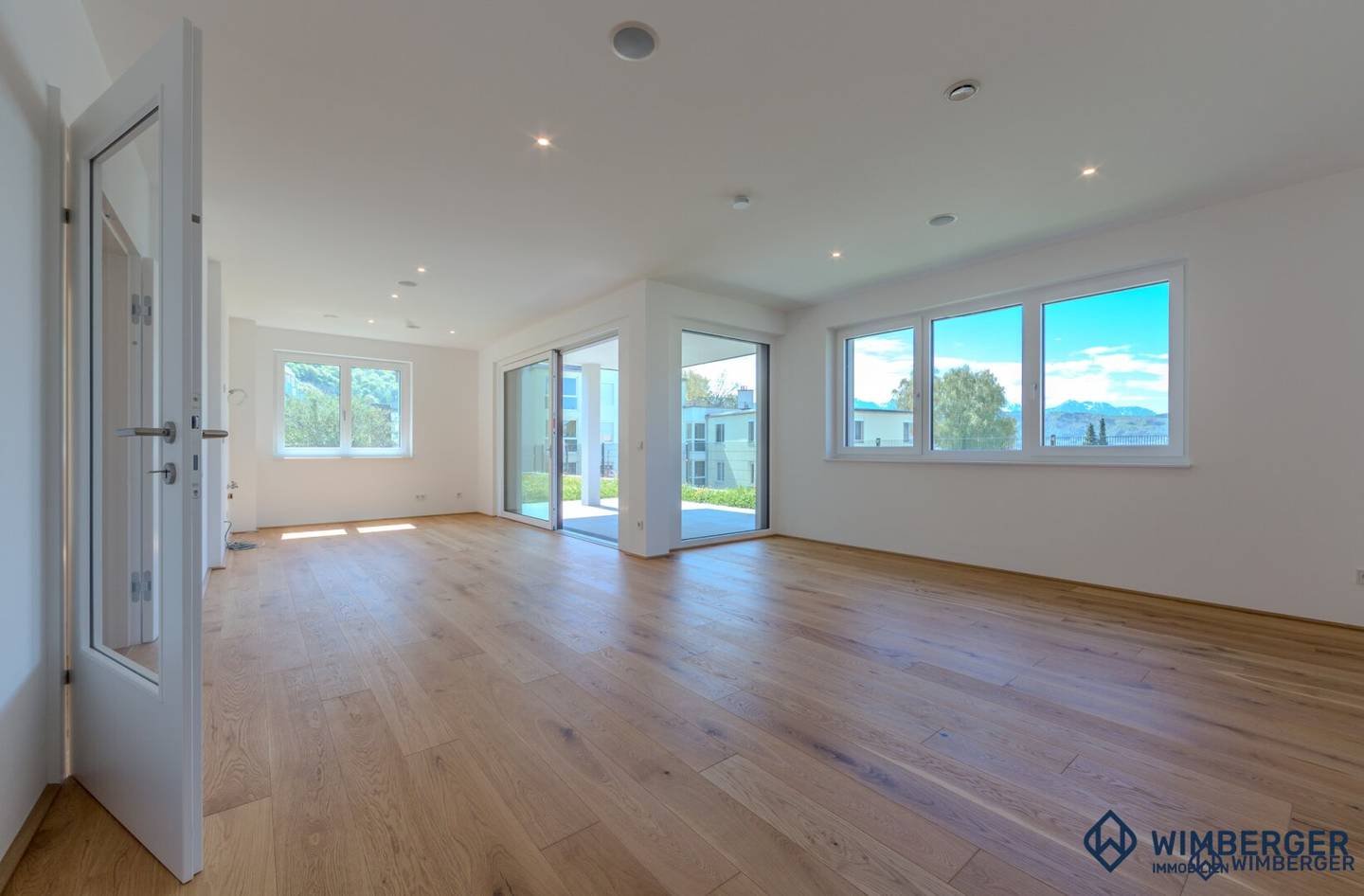 Exklusives Wohnen am Traunsee: Hochwertige Erstbezugswohnung mit Seeblick – schlüsselfertig!