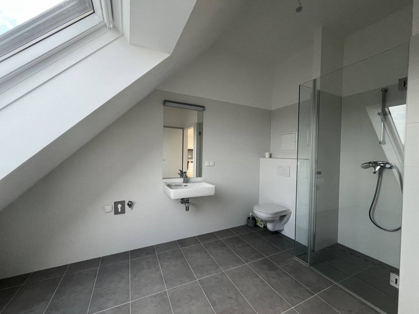 Wunderschöne 4 Zimmer Dachterrassenwohnung in Top Lage