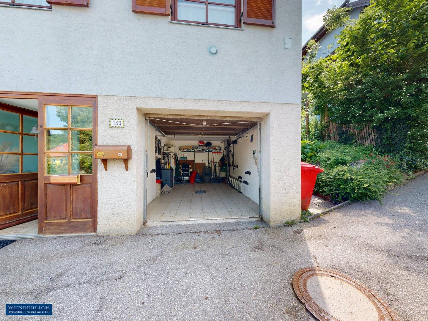 Eckreihenhaus mit großem Garten in Ruhelage