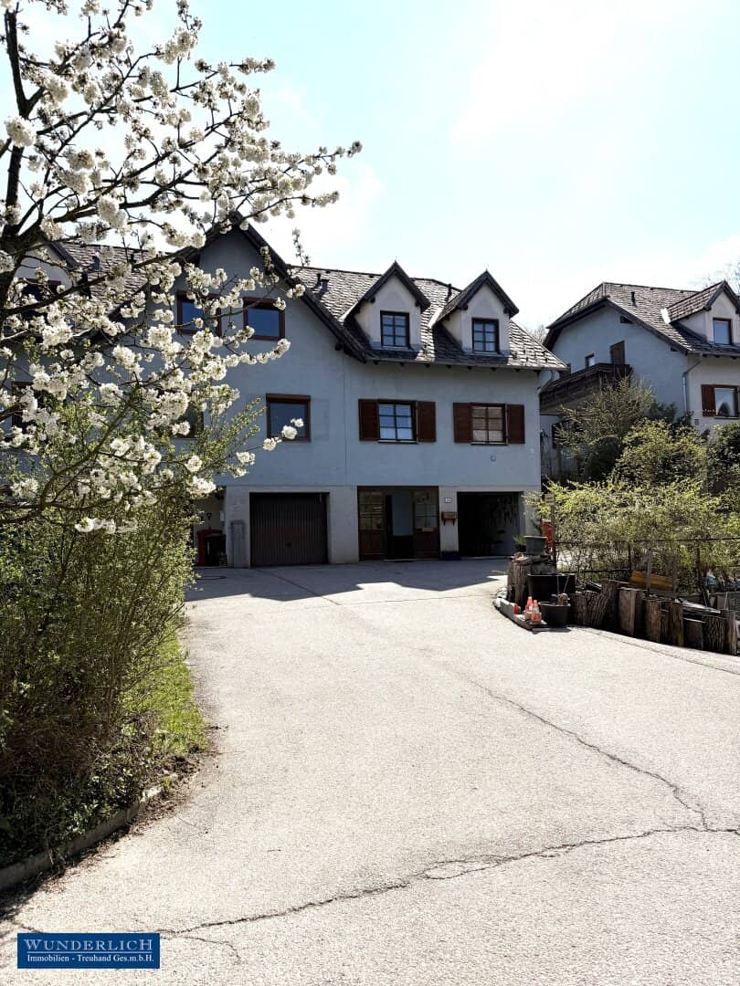 Eckreihenhaus mit großem Garten in Ruhelage