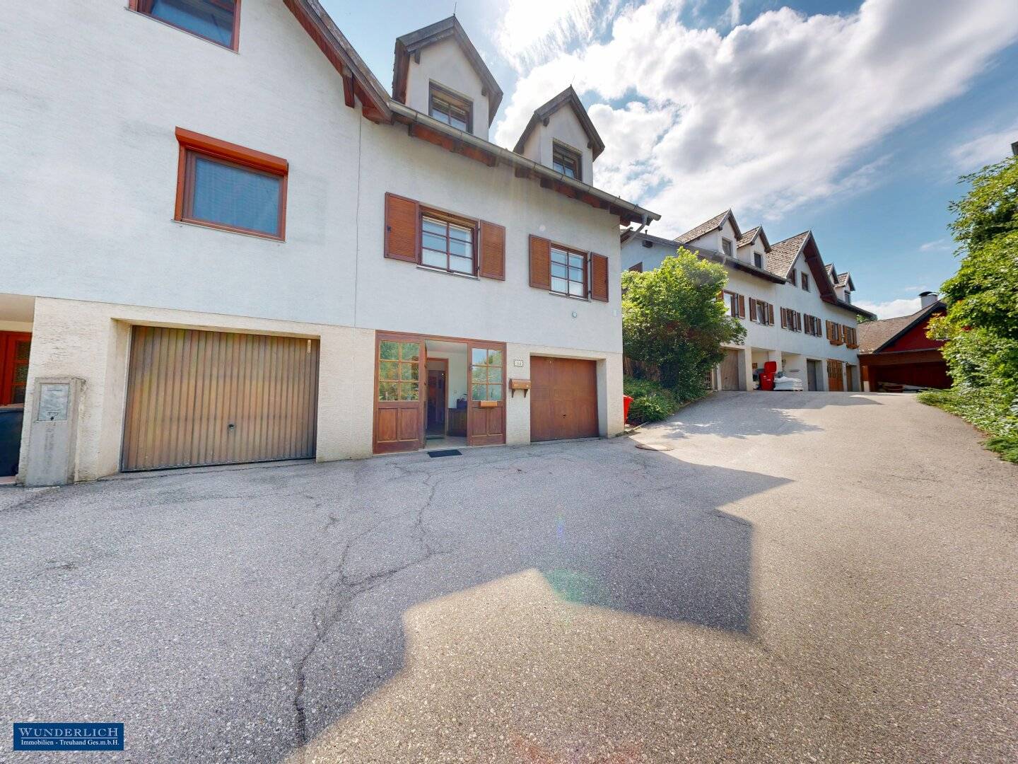 Eckreihenhaus mit großem Garten in Ruhelage
