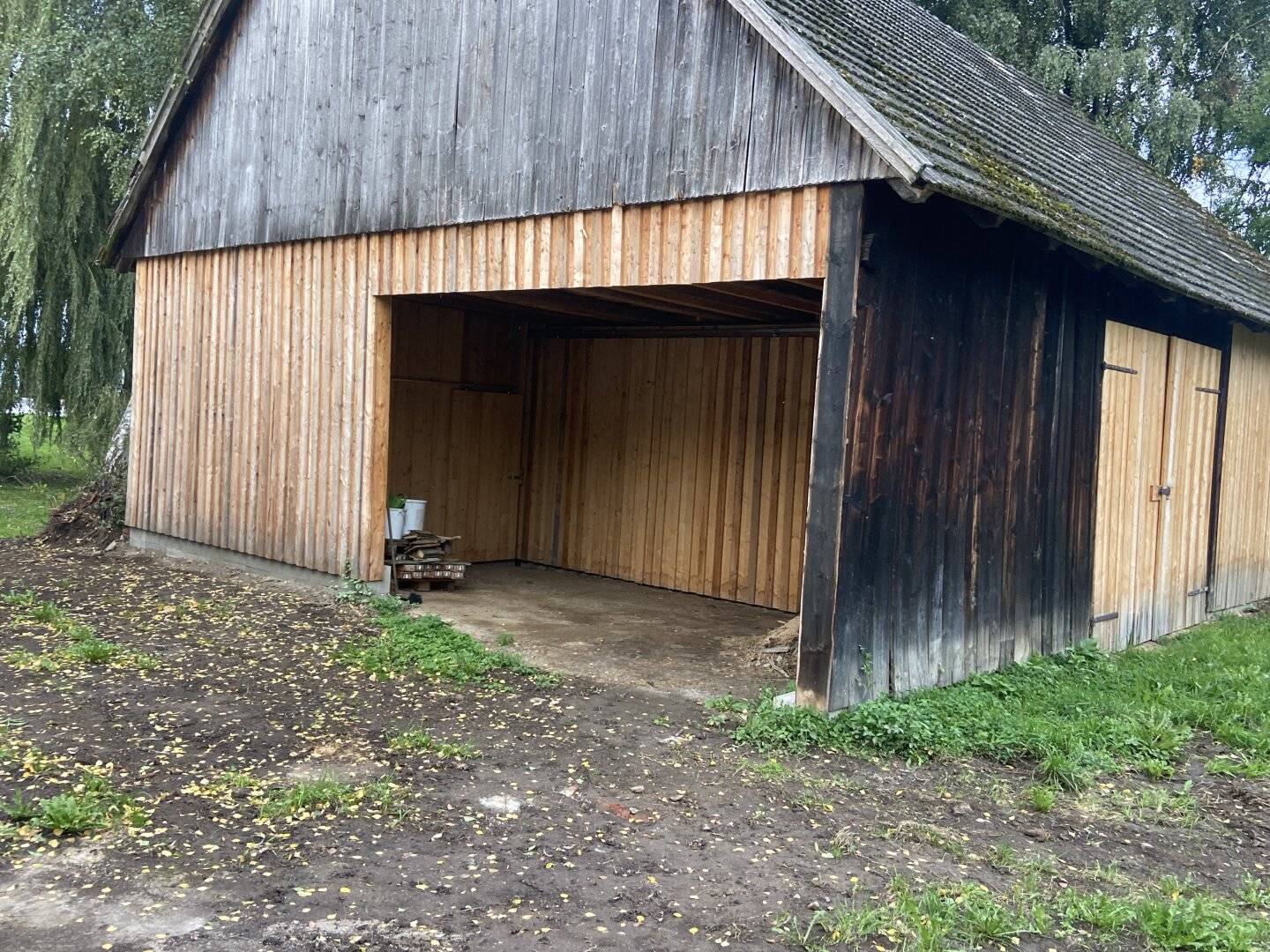 Ehemaliges Bauernhaus mit Scheune mit viel Potential  -  renovierungsbedürftig