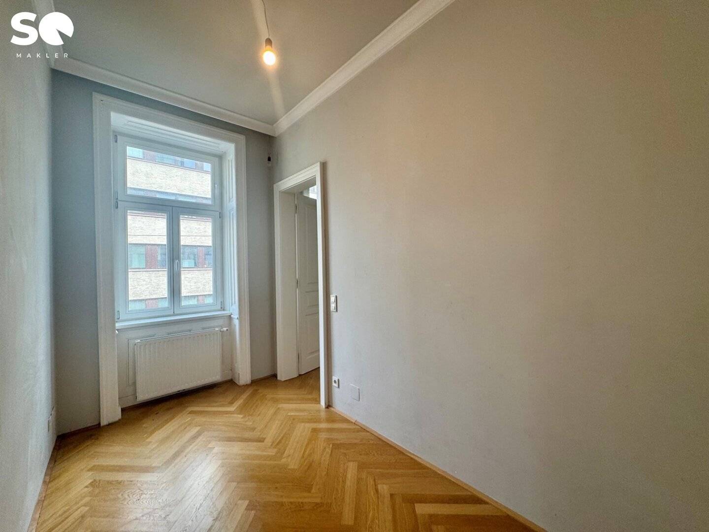 #SQ Near Kutschkermarkt: 3 room old building apartment for sale