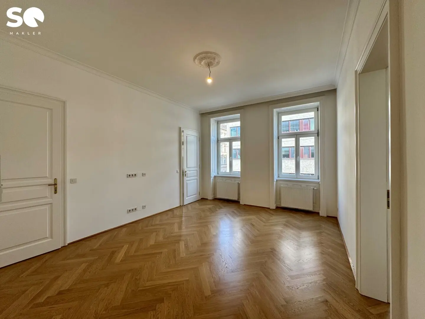 #SQ Near Kutschkermarkt: 3 room old building apartment for sale