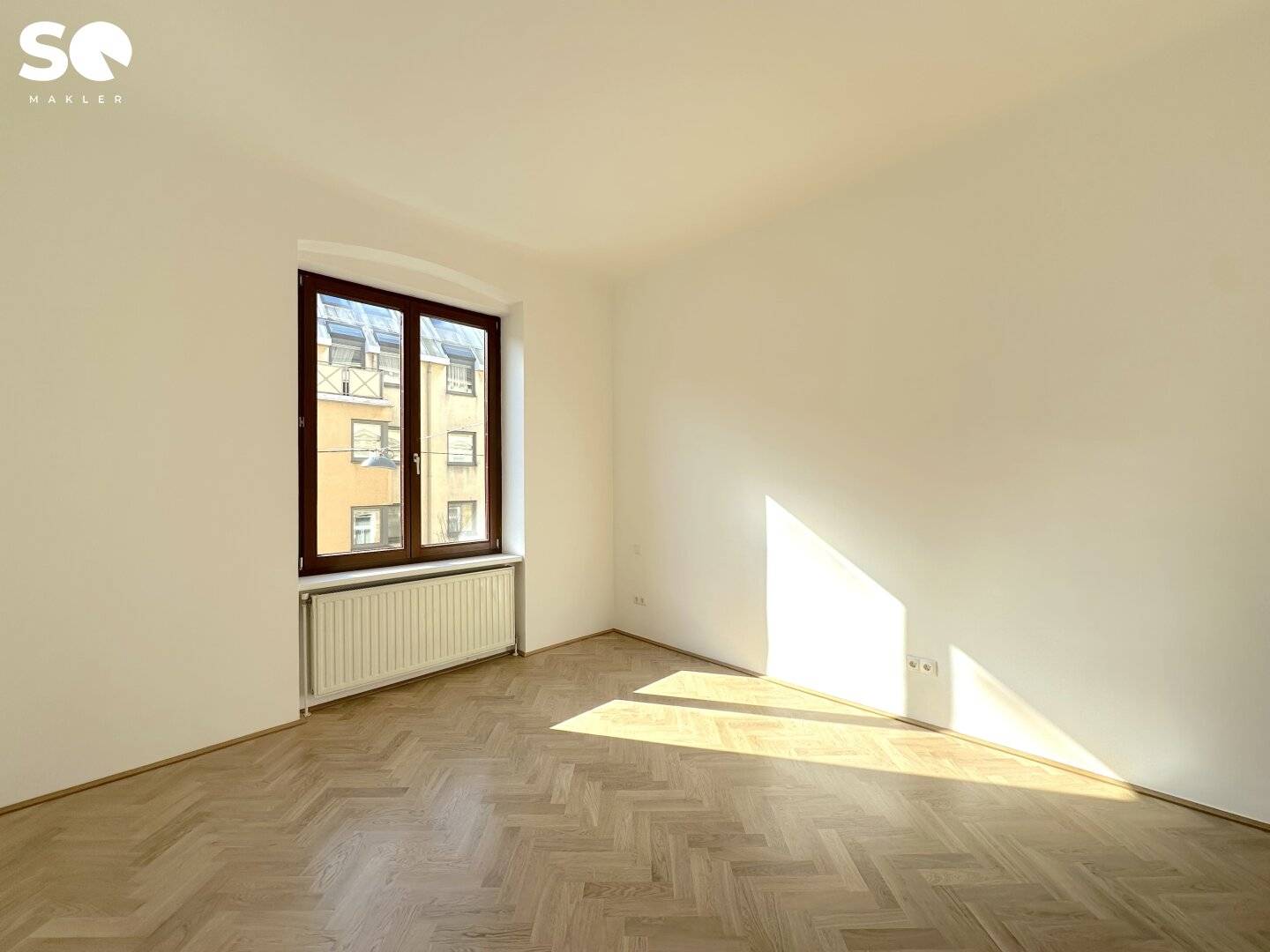 #SQ - Recently Renovated - Residential Use Possible! - Office with 2 Entrances, 4 Separate Accessible Rooms and Open Space in Elegant Gründerzeit House in First Occupancy