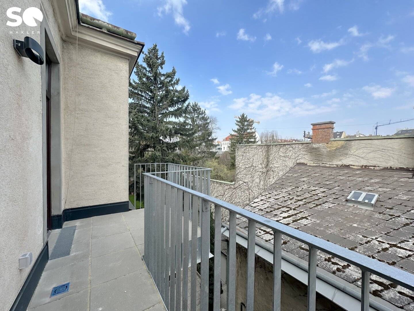 #SQ Elegant historic office in first occupancy residential use possible top renovated with 3 rooms and courtyard side balcony read more? no punctuation here? but we keep as requested? we must provide no dashes; but there is a question mark. I'll remove the question.