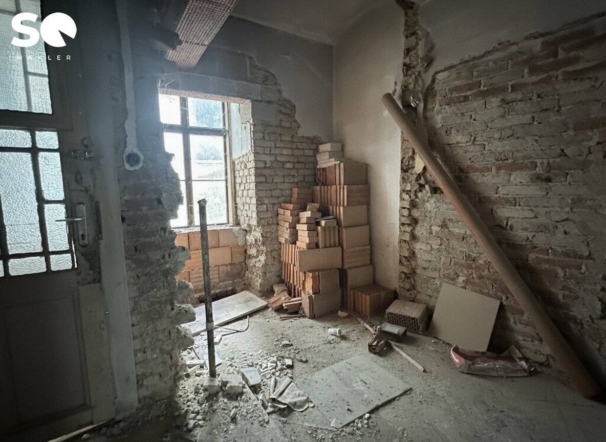 SQ Charming two room apartment with terrace and garden in courtyard location central and quiet location in the 20th district Airbnb rental possible