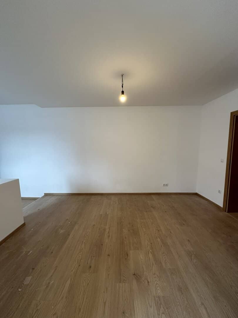 Living &amp; Wellbeing: 68m² renovated apartment with terrace