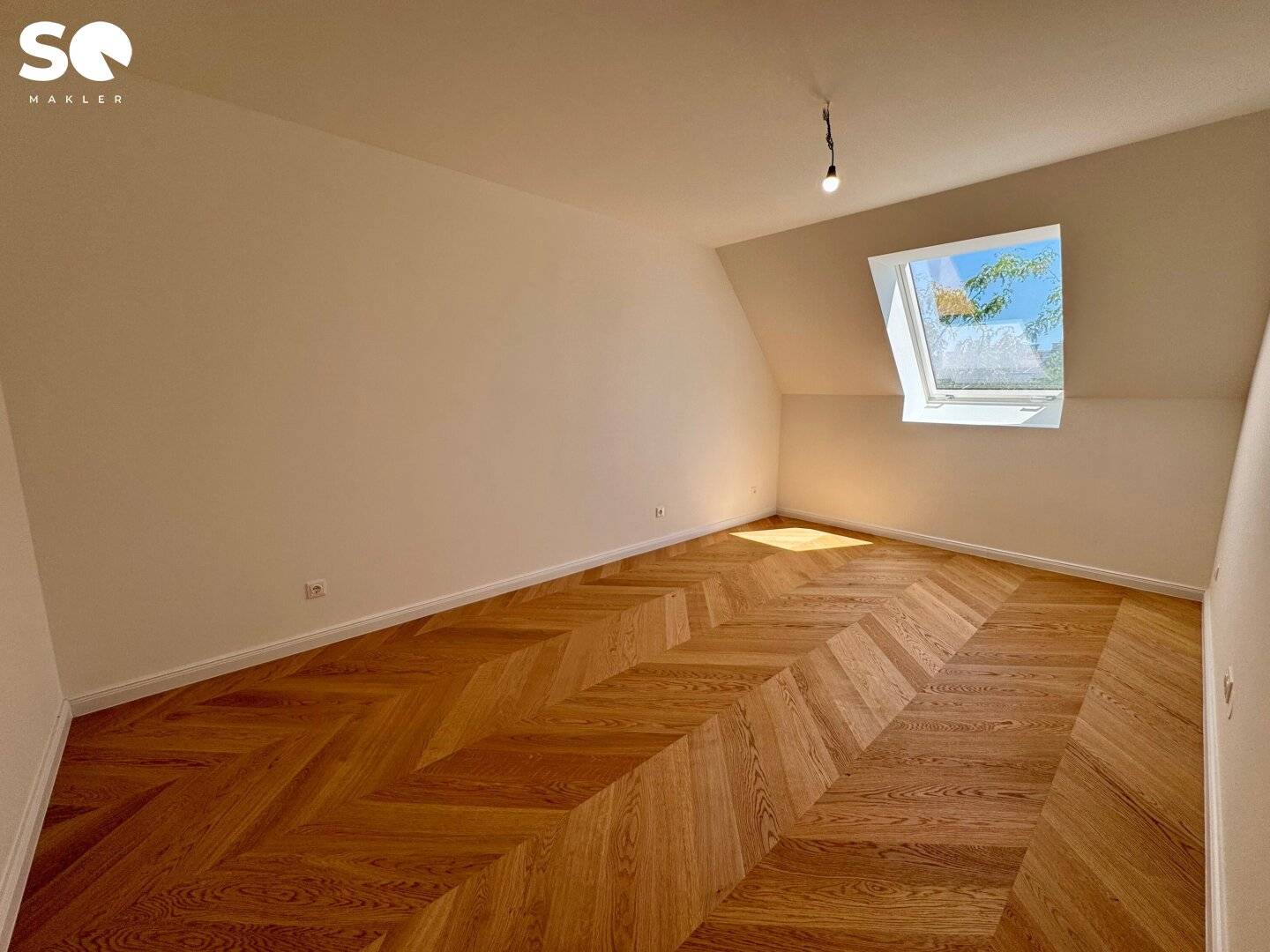 #SQ - ERSTBEZUG: LICHTDURCHFLUTETE 3-ZIMMER-DACHGESCHOSSWOHNUNG NÄHE SCHÖNBRUNN