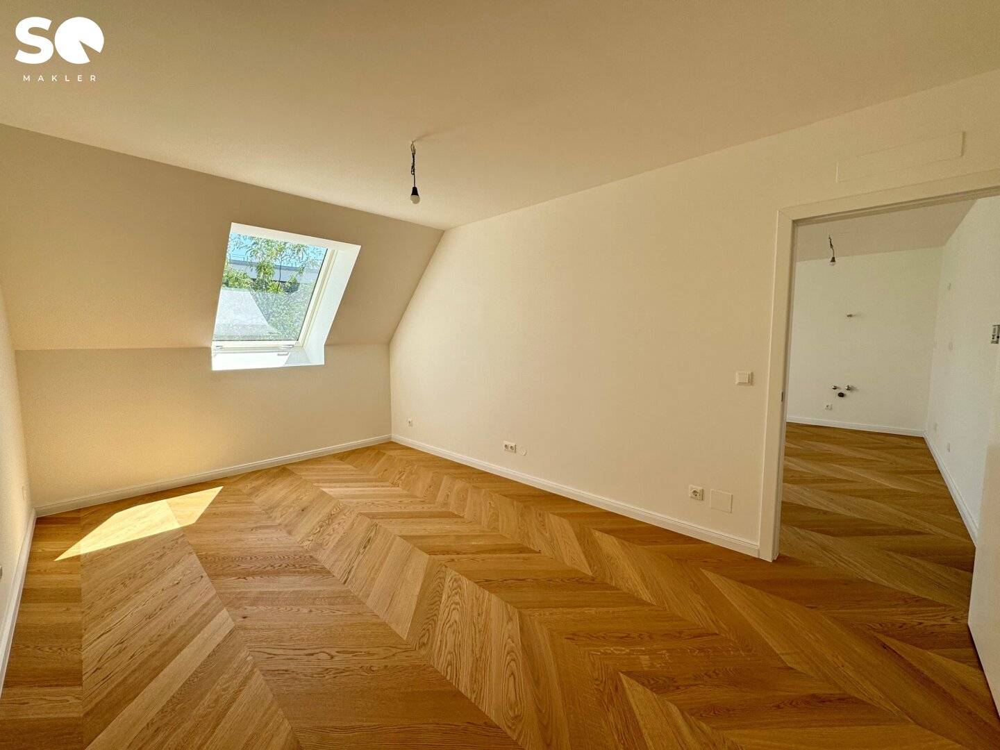 #SQ - ERSTBEZUG: LICHTDURCHFLUTETE 3-ZIMMER-DACHGESCHOSSWOHNUNG NÄHE SCHÖNBRUNN