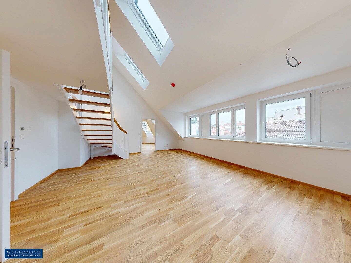 Attic maisonette Top first occupancy