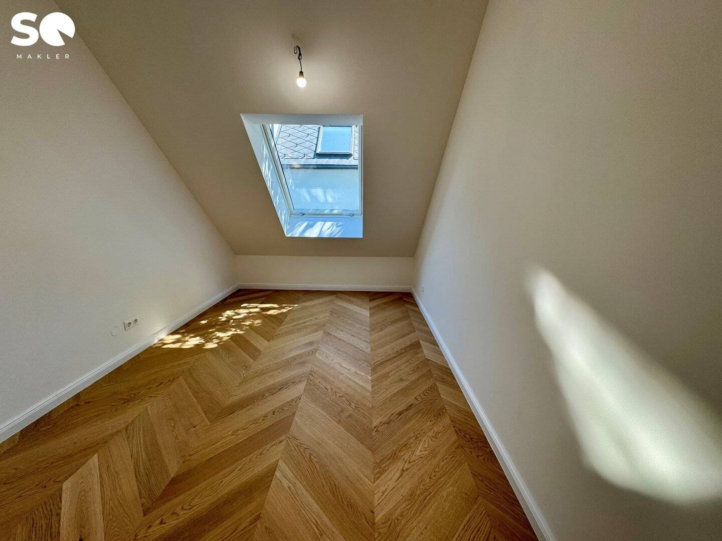 First occupancy near Märzstrasse: roof terrace apartment in a quiet location