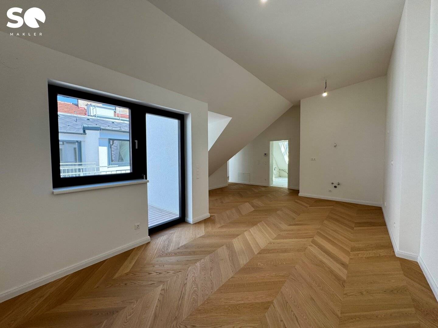First occupancy near Märzstrasse: roof terrace apartment in a quiet location