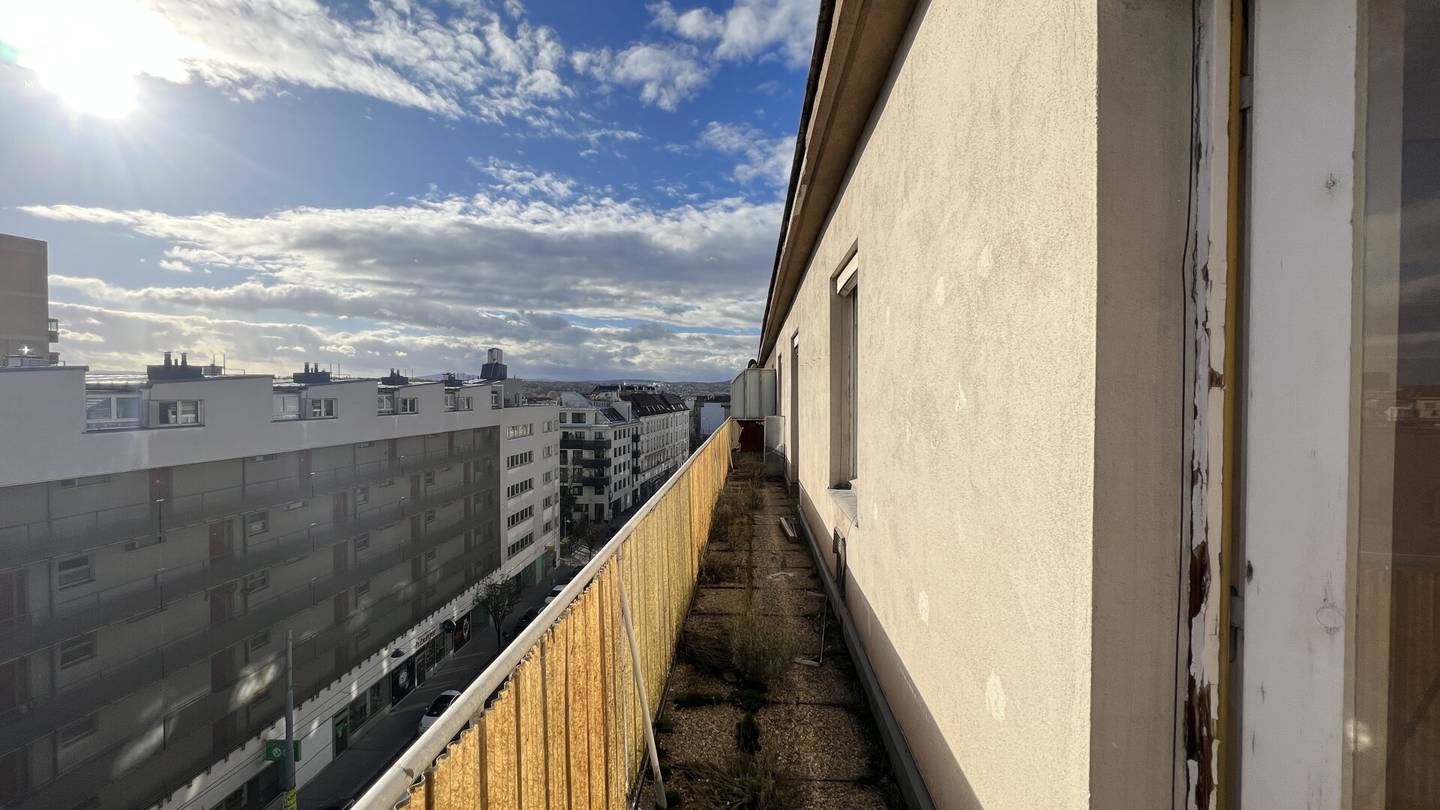 #SQ Renovation needed 4.5 room apartment with view of Schönbrunn Mariahilferstraße Top 38","de":"#SQ - SANIERUNGSBEDÜRFTIGE 4,5 ZIMMER WOHNUNG MIT BLICK NACH SCHÖNBRUNN - MARIAHILFERSTRAßE / TOP 38"